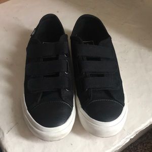 VANS PRISON ISSUE